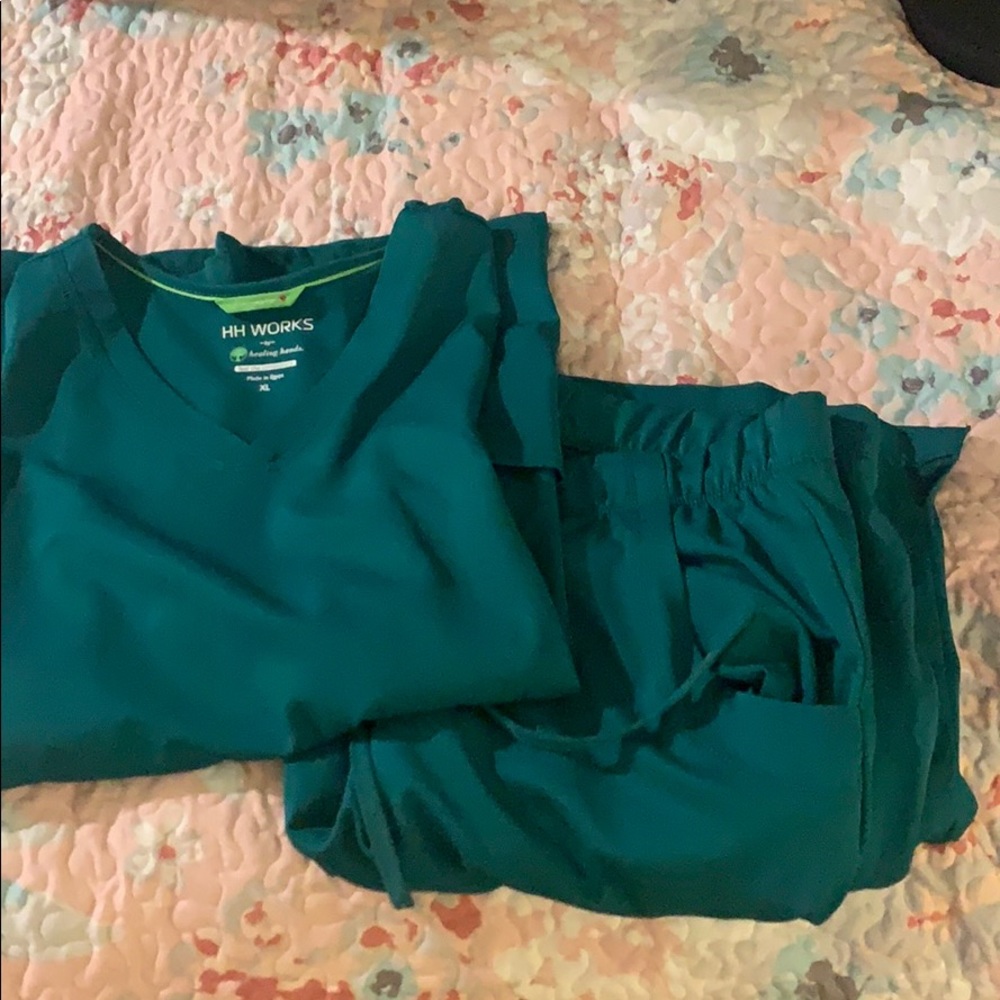 Scrub set. Top and bottom